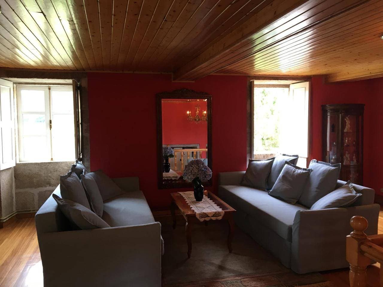 Foto 11 von 28: Three-Bedroom House