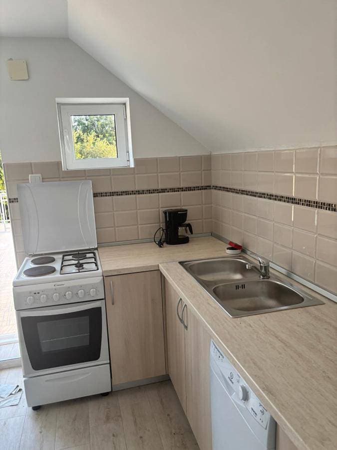 Foto 3 von 10: Studio with Balcony