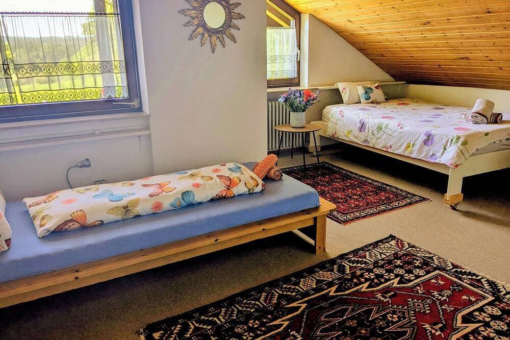 Foto 7 von 30: Gemütliches Haus mit großem, eingezäunten Garten 20 Min. vom Bodensee entfernt