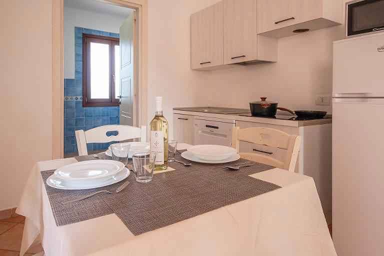Foto 13 von 21: Studio mit Balkon und Außenpool