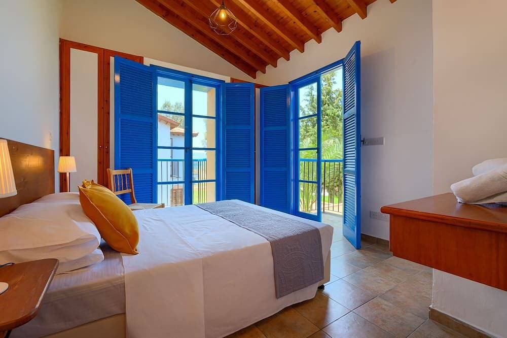 Foto 4 von 30: Strandvilla in erster Meereslinie mit privatem Pool.