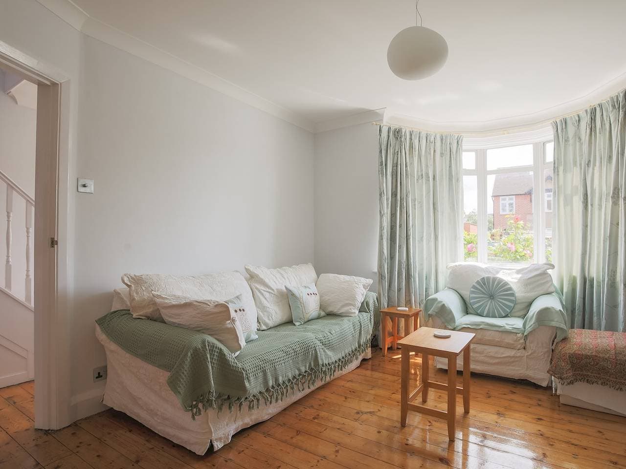Foto 7 von 30: Charming Family Home in Windsor - Parking & Garden - Pass the Keys