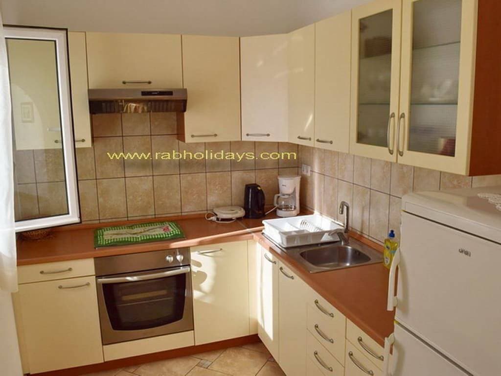 Foto 13 von 20: Ferienhaus in Rab mit Schwimmbecken