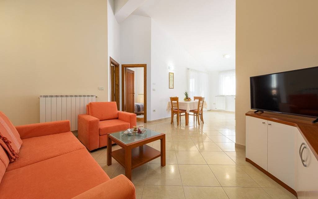 Foto 10 von 52: Ferienwohnung in Bašanija mit Meerblick, Terrasse, Klimaanlage, W-Lan (113-6)