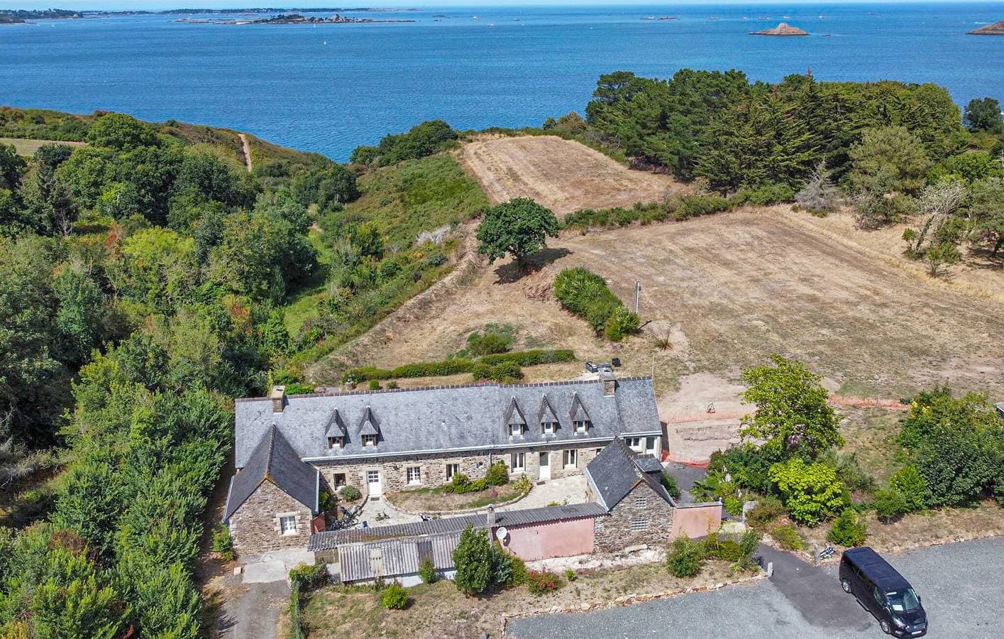 Seaview Retreat: 220 qm mit Parkplatz, Garten, Internet, Feuerstelle - in der Nähe von Plouézec (1,5km zur Küste) 1