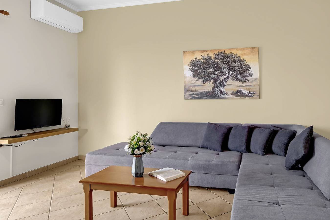 Foto 2 von 24: Ferienwohnung 'Elaia 2' mit Meerblick, WLAN und Klimaanlage