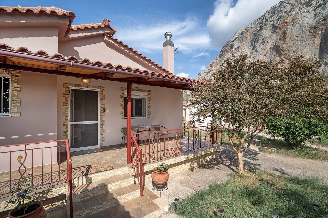 Foto 3 von 37: Landhaus 'Emis House Krioneri' mit Bergblick, WLAN und Klimaanlage