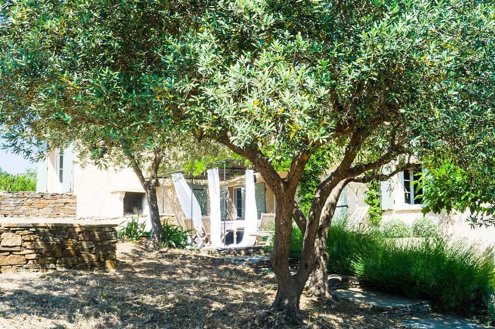Hübsche Villa mit Pool in ruhiger Landschaft in der Nähe der Strände von St. Tropez 1