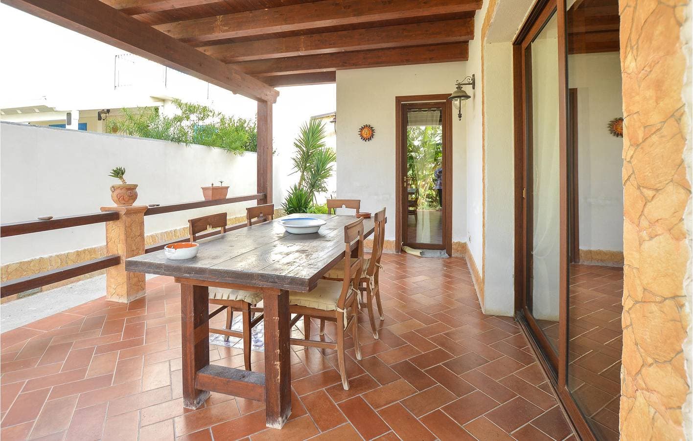 Gemütliche 150m² Wohnung: Pool, Terrasse, Parkplatz, 1,5km zum Strand 1