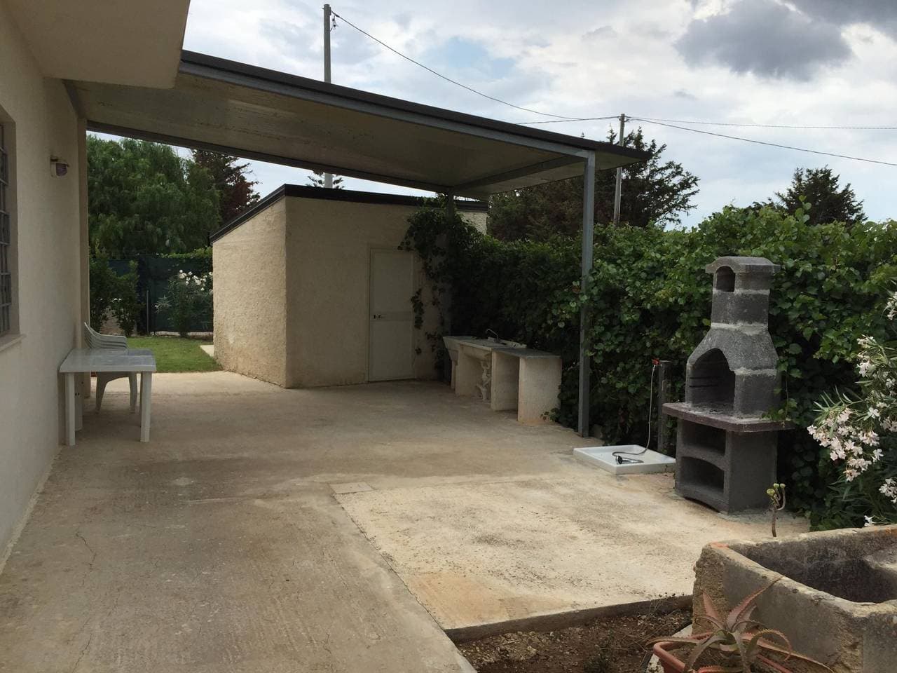 Foto 7 von 32: Ebenerdig auch für Rollstuhlfahrer geeignet mit Terrasse und Parkplatz