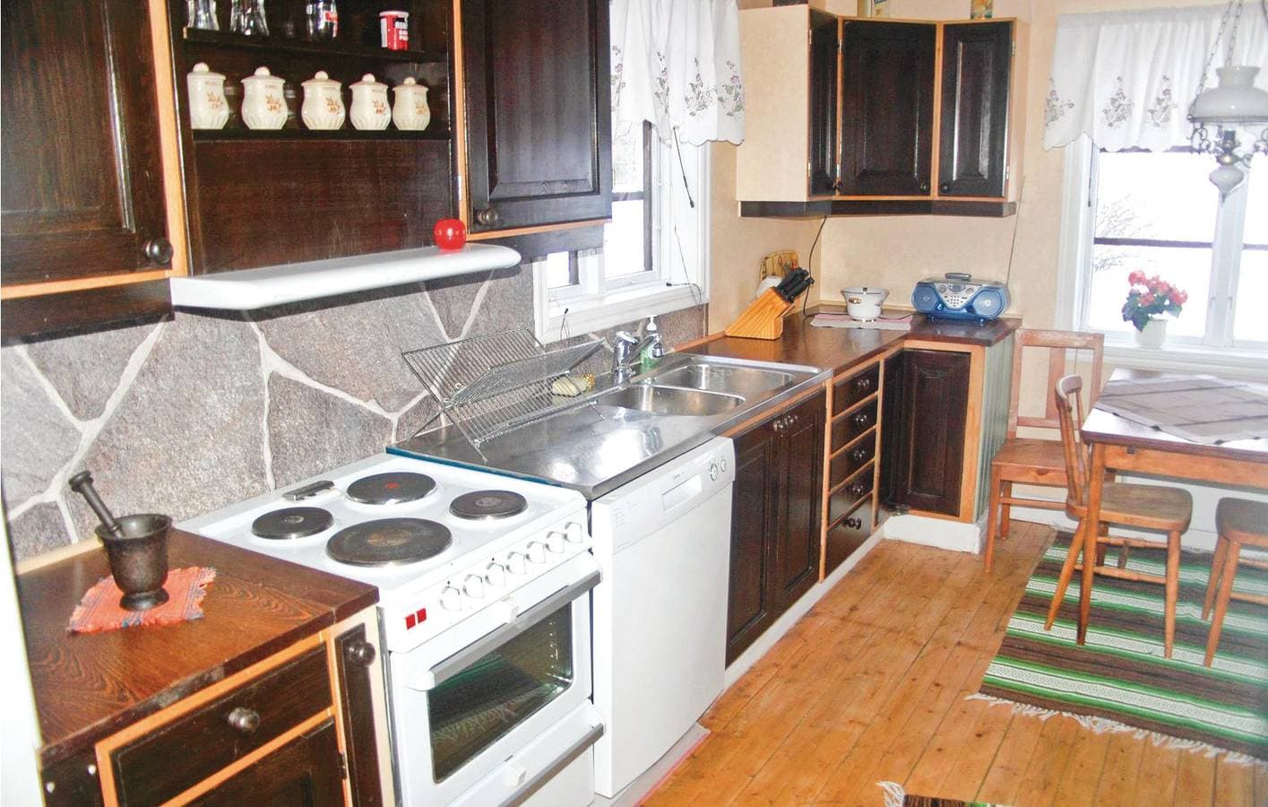 Foto 5 von 27: Ferienhaus für 7 Personen mit Terrasse