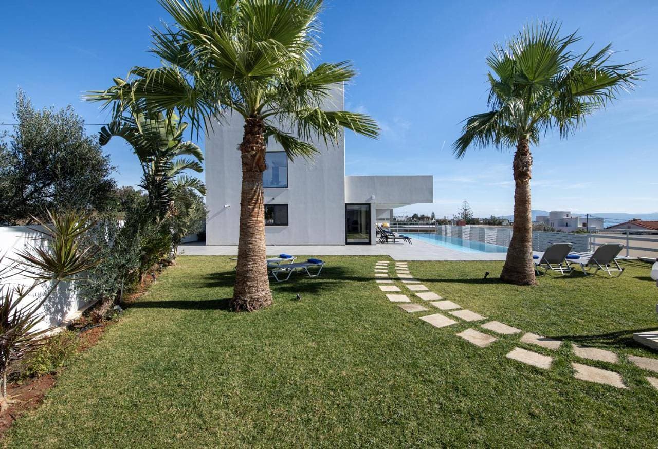 Foto 6 von 96: Villa with Private Pool