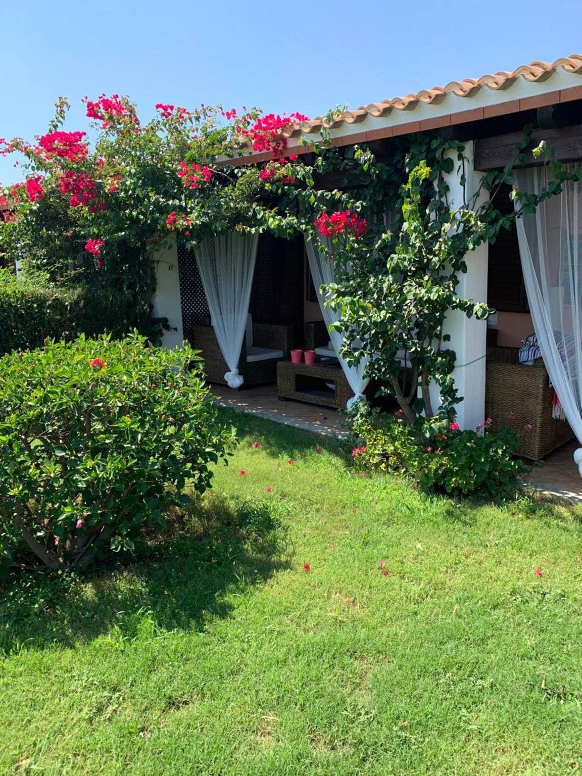 Foto 3 von 33: Villino Empatja: Smaragdgrünes Meer direkt vor der Tür