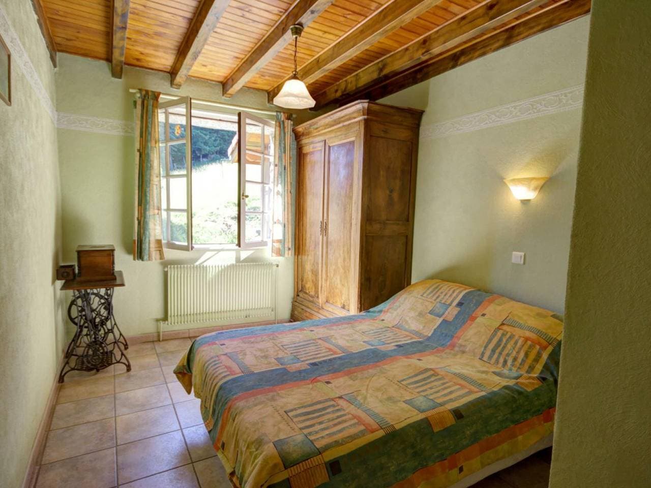 Foto 7 von 32: Authentisches Ferienhaus mit Kamin, Haustiere erlaubt und WLAN am Waldrand