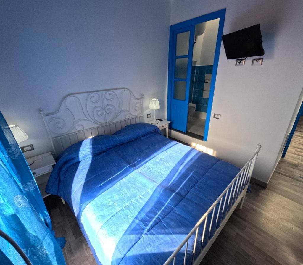 Foto 3 von 9: Double Room with Private Bathroom