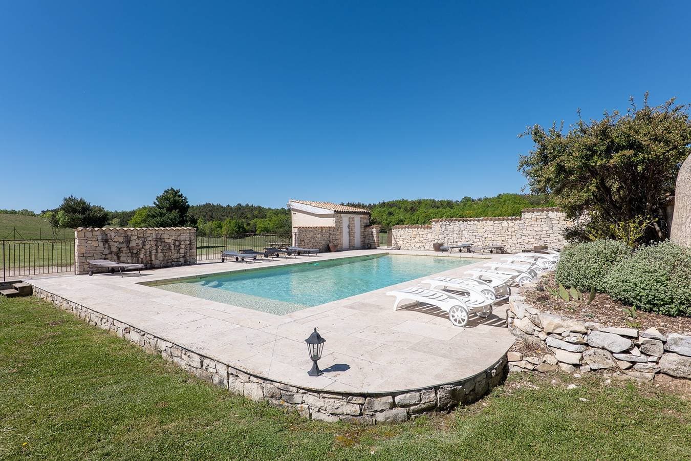 Foto 2 von 38: Appartement „Le Moulin Aux Lavandes“ mit Gemeinschaftspool und WLAN