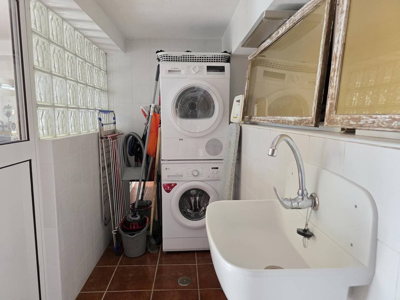Foto 10 von 48: Ferienhaus für 14 Personen mit Terrasse