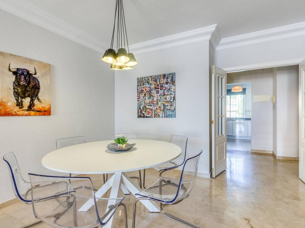 Foto 4 von 25: Moderner Komfort in Estepona: Terrasse, Pools, Klimaanlage und WLAN