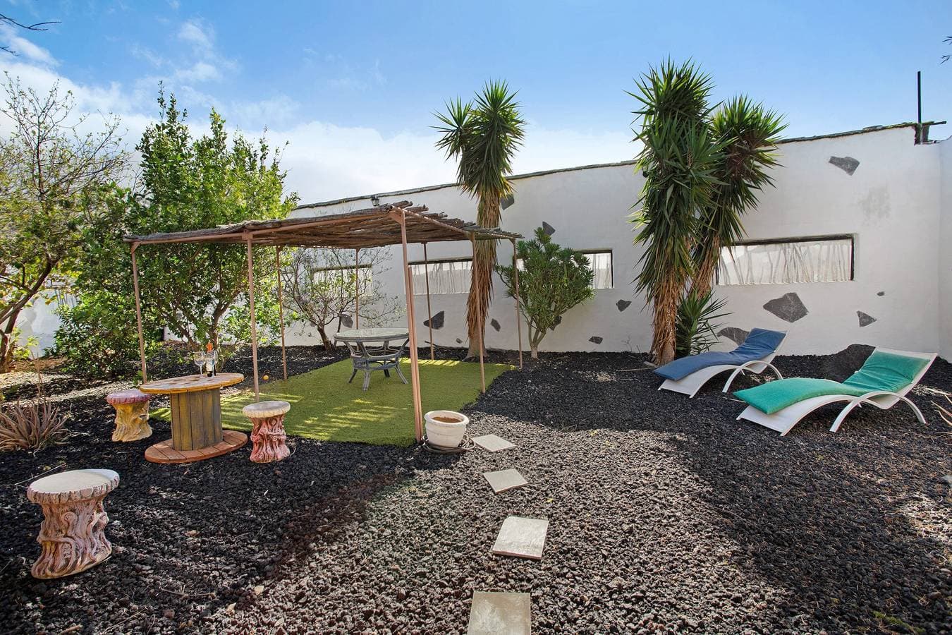 Foto 3 von 25: Finca Fani 4 mit Bergblick, Gemeinschaftspool, WLAN, Terrasse und Garten