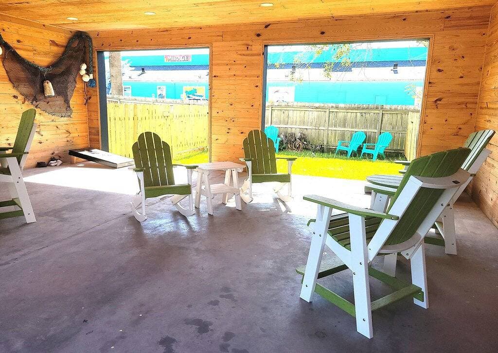 Foto 4 von 28: Affordable Efficiency 717E--In-Town, Easy Beach Access, and Pet-Friendly!