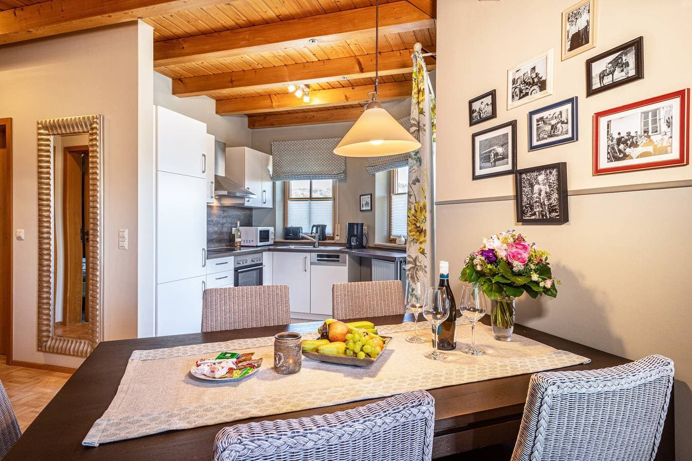 Foto 4 von 25: Schöne Ferienwohnung 6 am Trostelhof mit Balkon, Gemeinschaftsgarten & WLAN