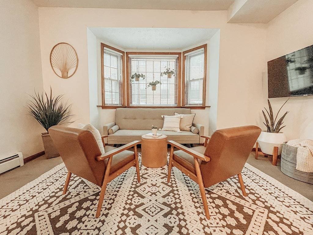 Foto 6 von 11: Completely remodeled 2 bedroom apartment in Portland's West End