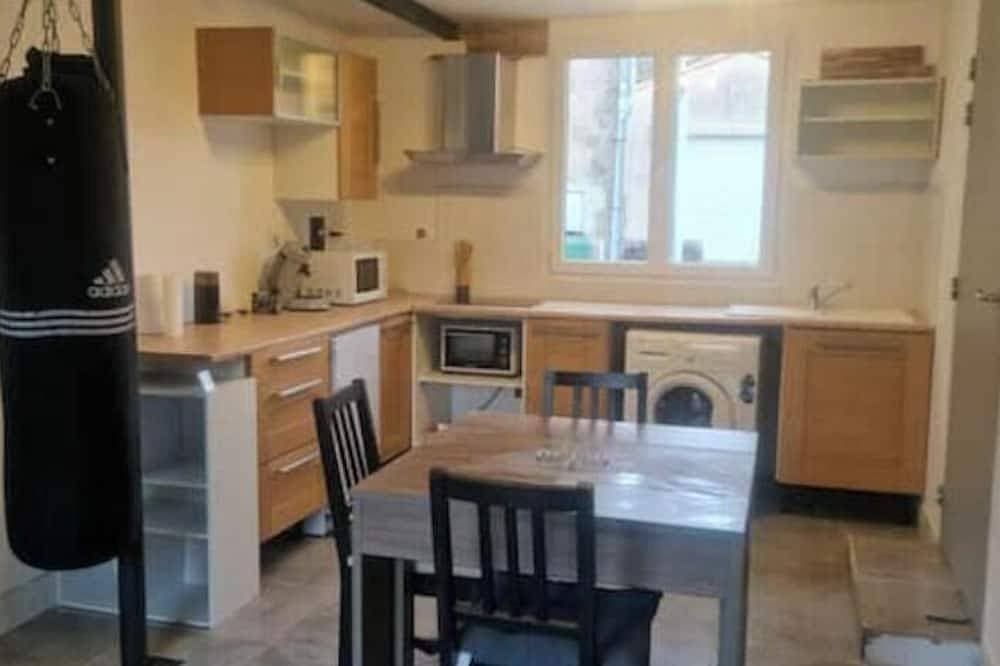 Foto 13 von 19: T2 Fully Equipped 4 Sleeps - Comfort and Proximity to Amenities