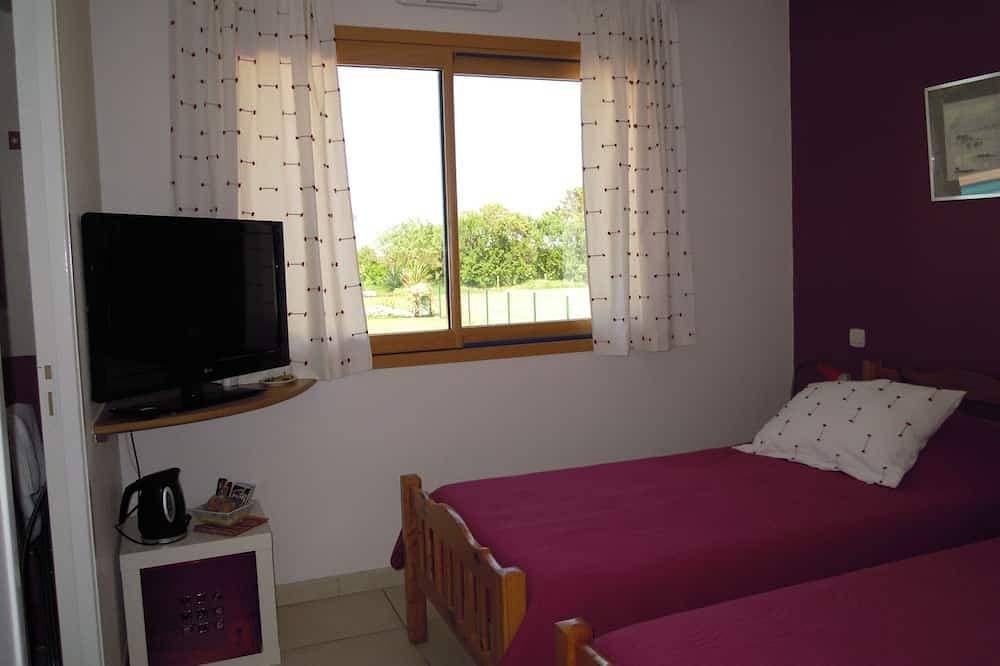 Foto 4 von 30: Eine möblierte 5 ***** - Unabhängige apprt in Villa 100 m vom Meer