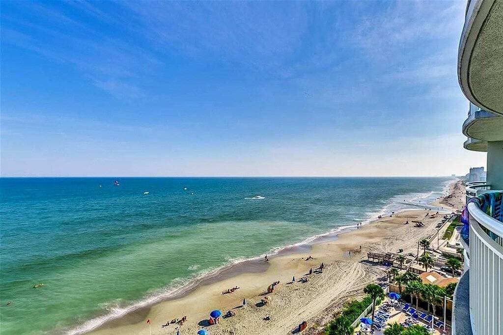 Foto 3 von 47: Erstaunlicher Luxus direkt am Meer 1Bd / 1Ba, modernes Dekor. Schöner Ort!