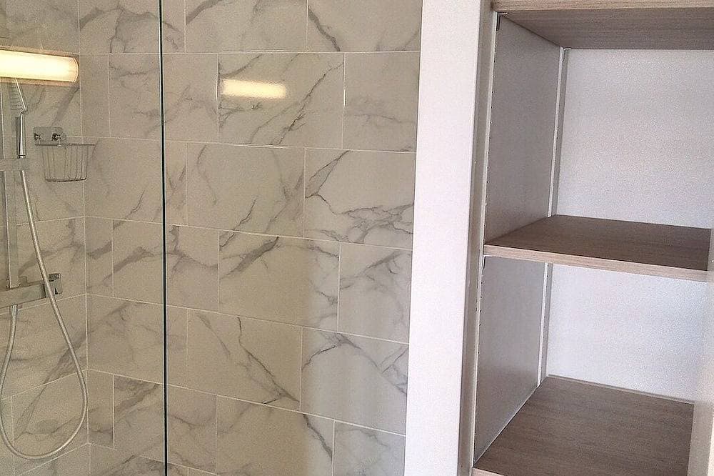 Foto 7 von 19: Apartment-422-Ensuite mit Bad-Meerblick