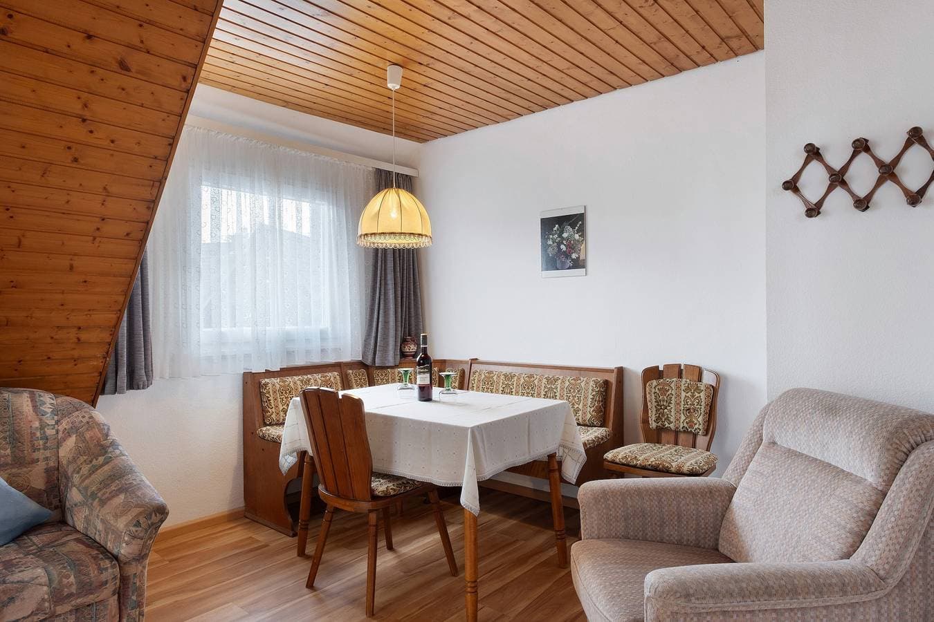 Foto 4 von 23: Ferienwohnung '2' mit Bergblick, Gemeinschaftsgarten und WLAN