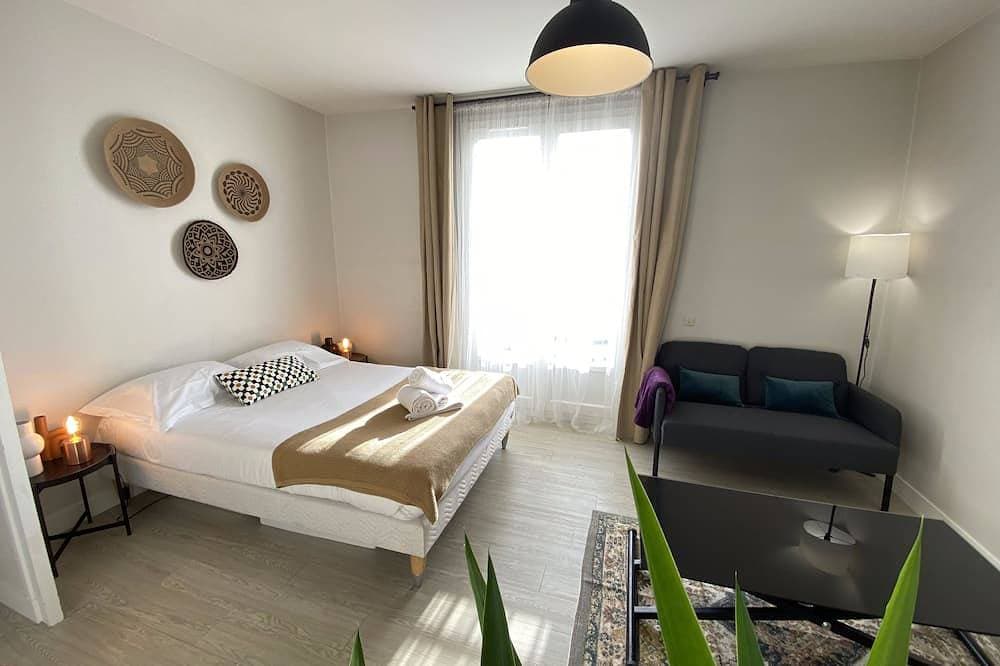 Foto 3 von 17: Large, quiet studio with balcony & free parking
