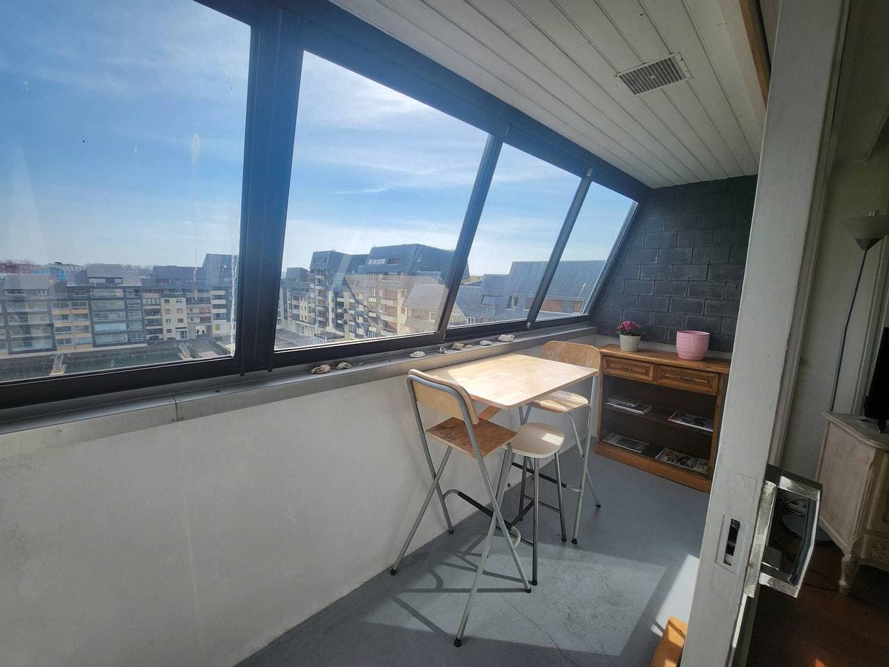 Foto 9 von 11: Großes 40m² Studio mit Meer- und Hafenblick, privater Parkplatz
