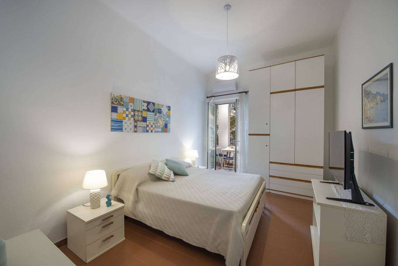 Foto 8 von 59: Ferienwohnung für 6 Personen mit Meerblick