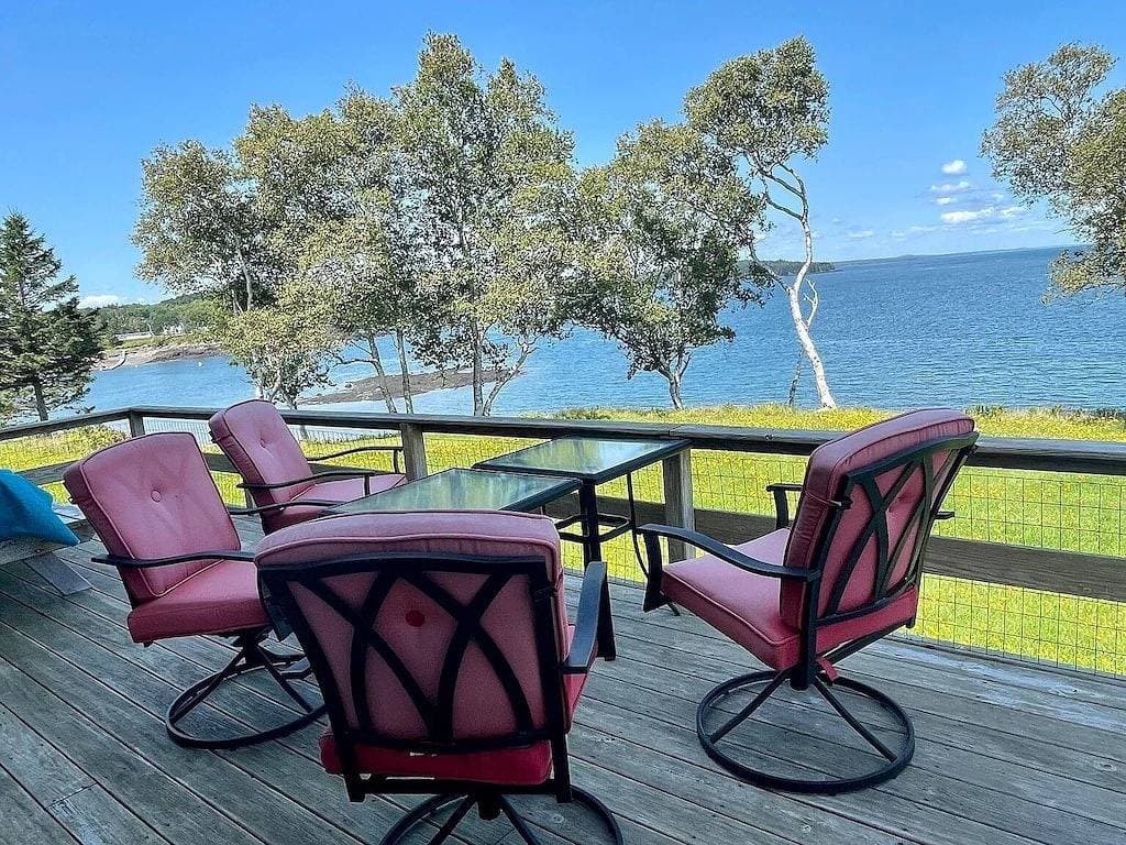 Foto 12 von 26: Wow! Private 3acre Oceanfront Home, whales,eagles,walkable to village/Dog Island