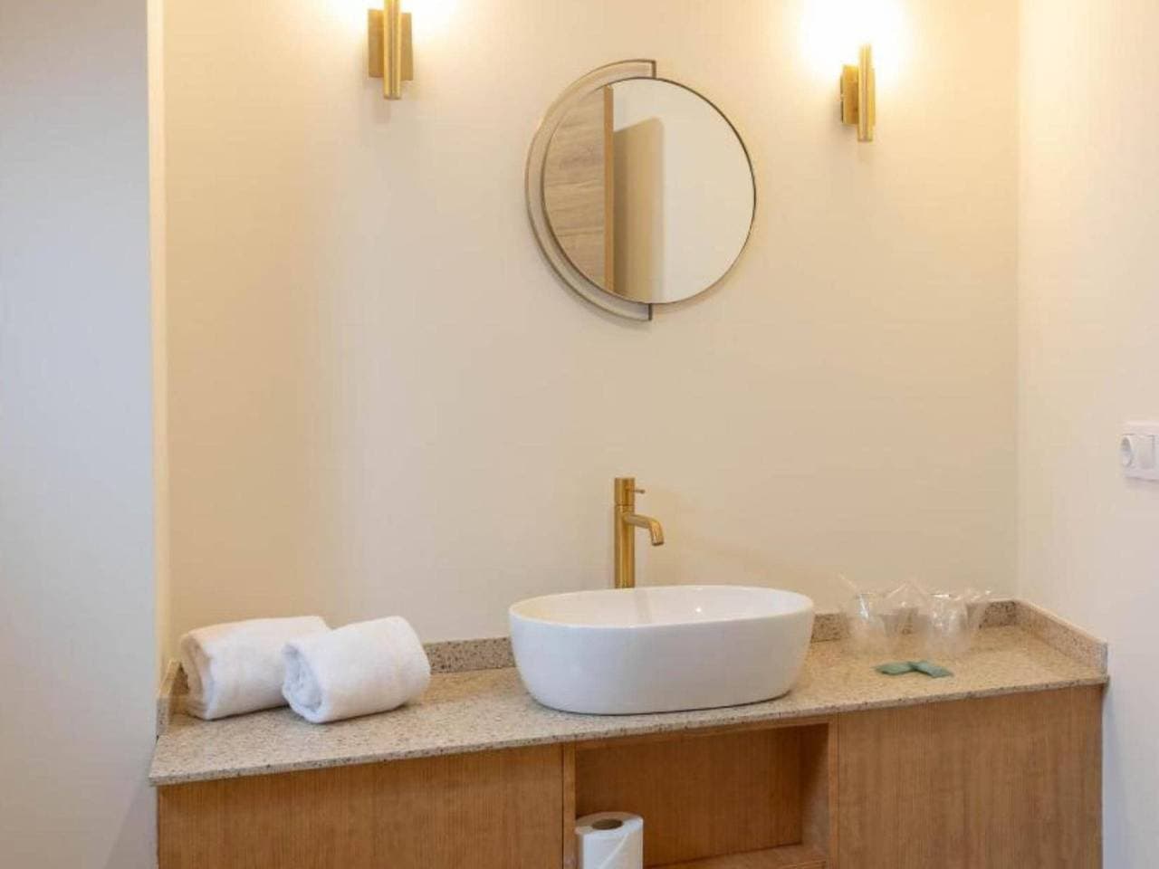Foto 8 von 21: Vier-Zimmer-Apartment mit Whirlpool
