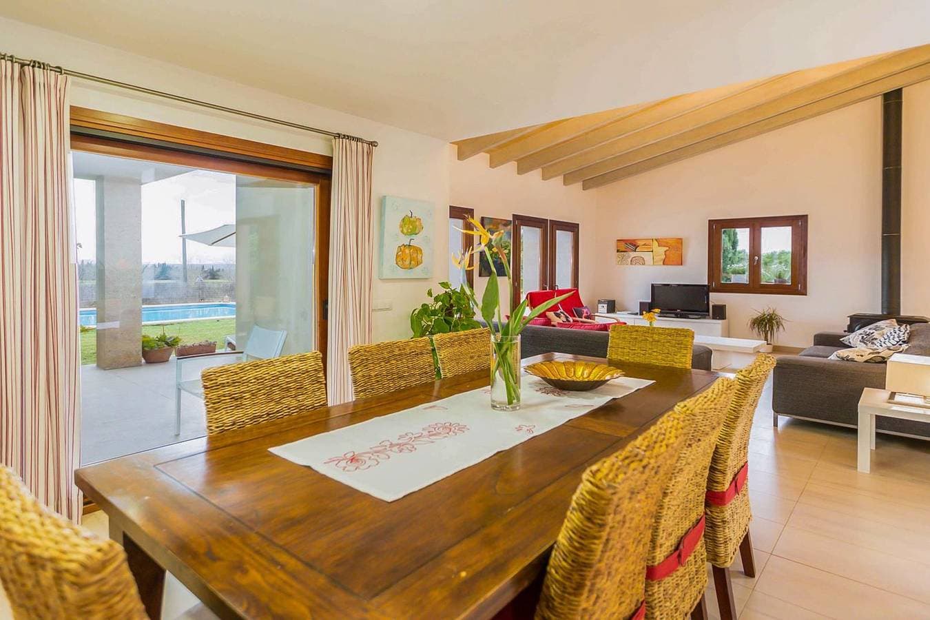 Foto 3 von 29: Villa für 8 Personen mit Terrasse