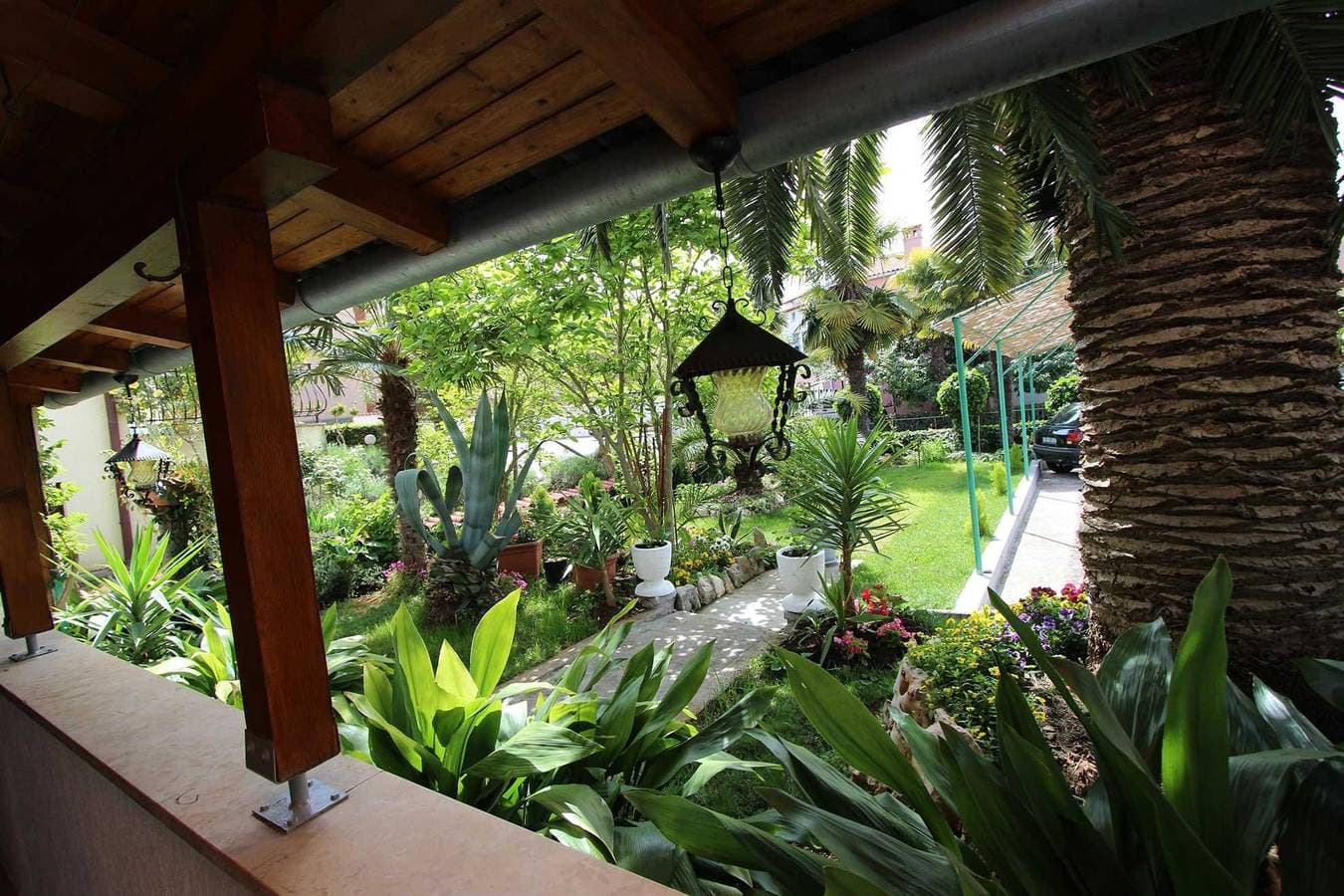 Foto 4 von 18: Goga Ferienwohnung mit 1 Schlafzimmer mit Terrasse 1