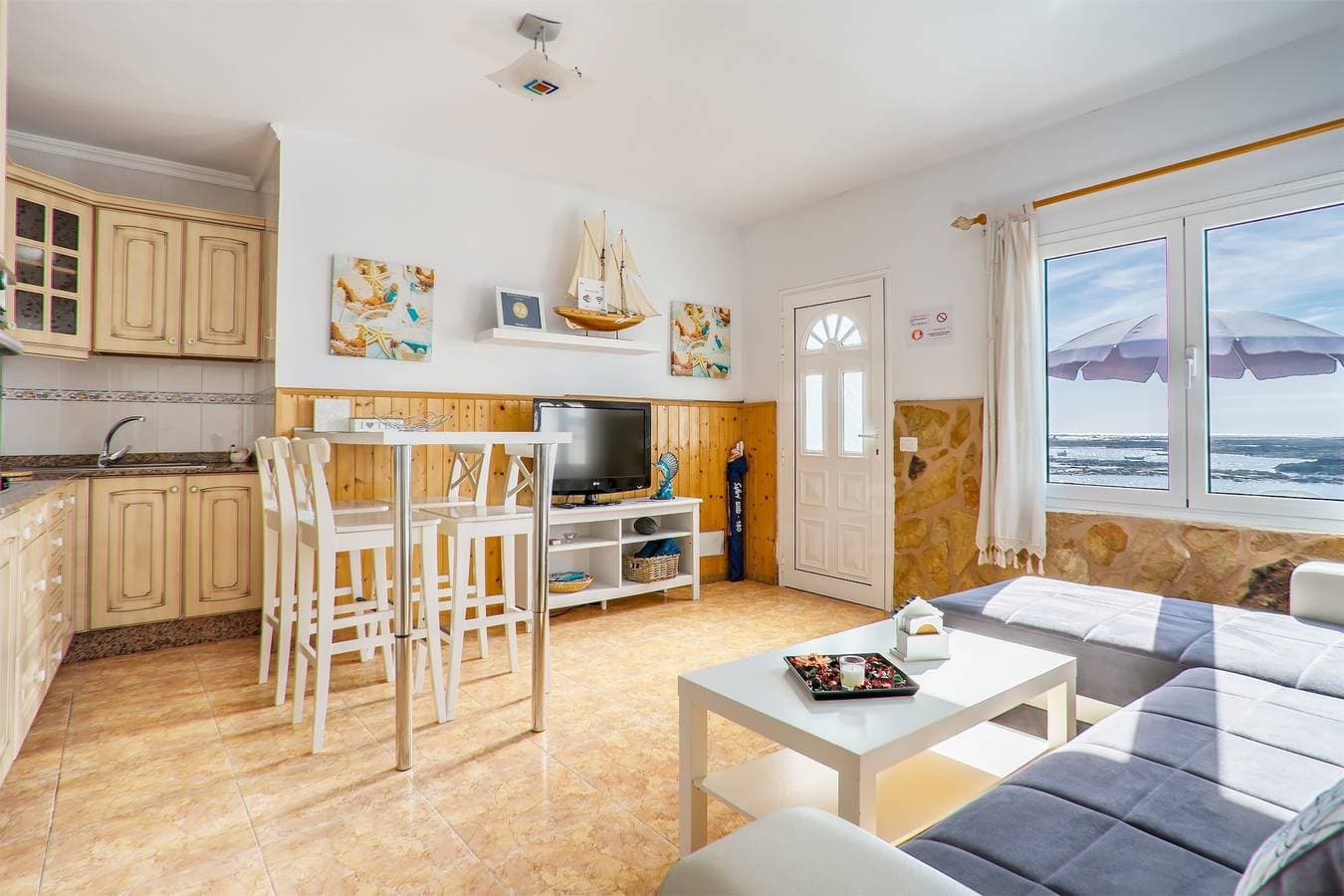 Foto 5 von 25: Charmantes Apartment direkt am Meer in der Nähe von Caletón Blanco mit WLAN