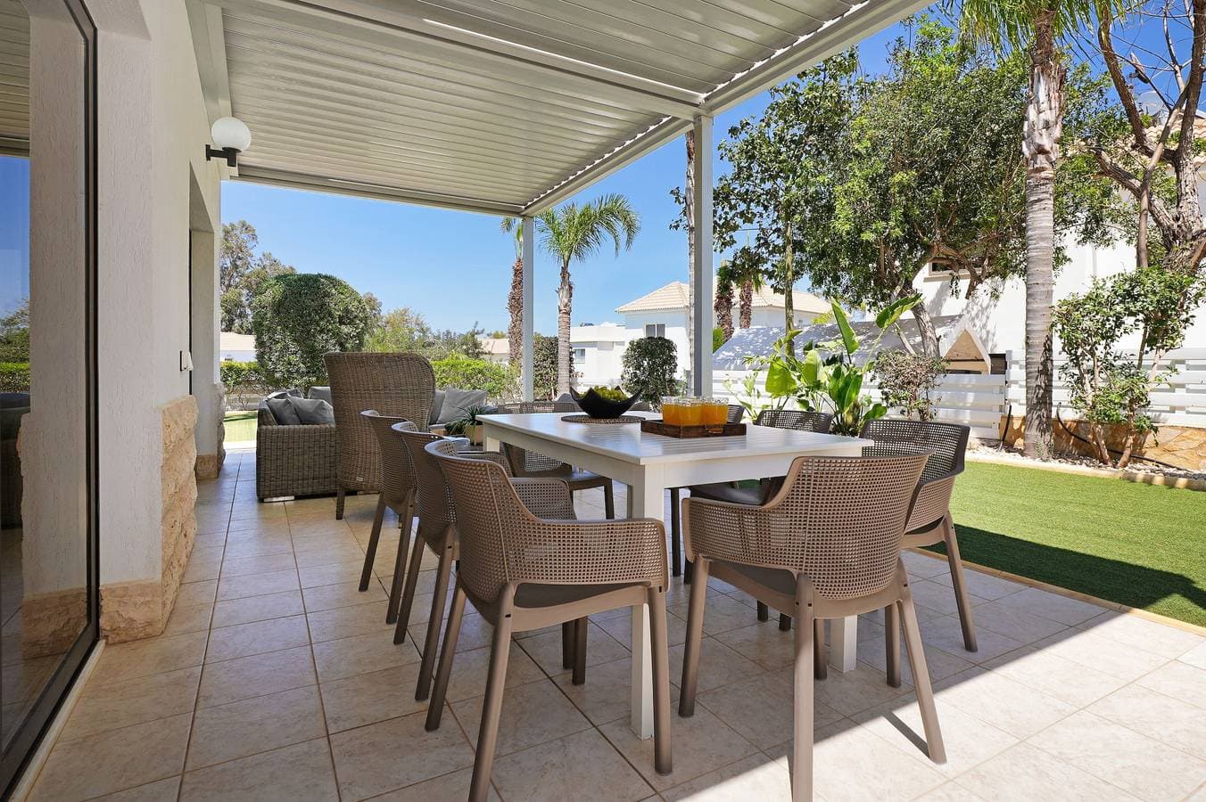 Foto 9 von 39: Villa für 8 Personen mit Garten