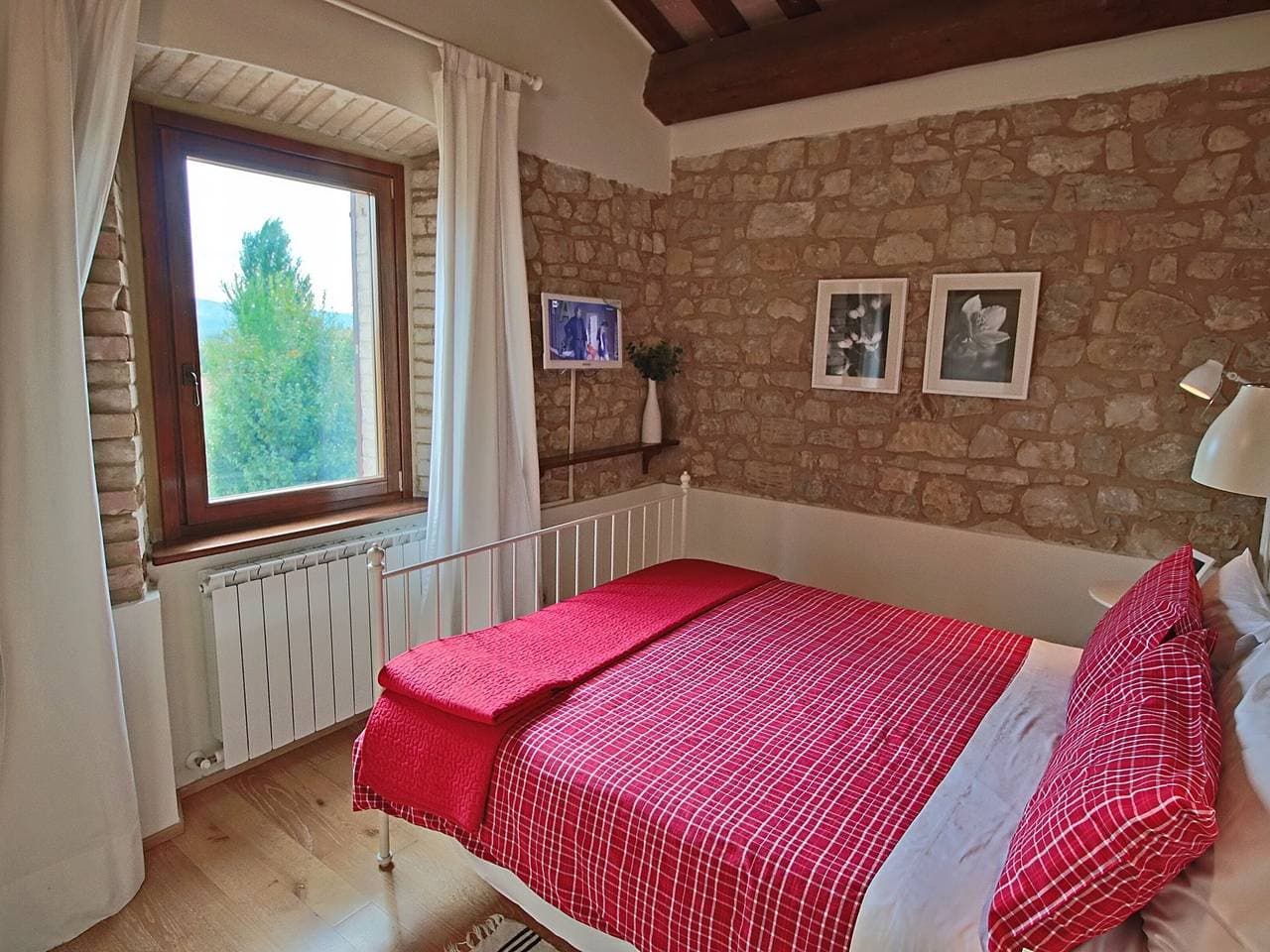 Foto 3 von 65: Ferienhaus in Foligno mit Pool und Terrasse