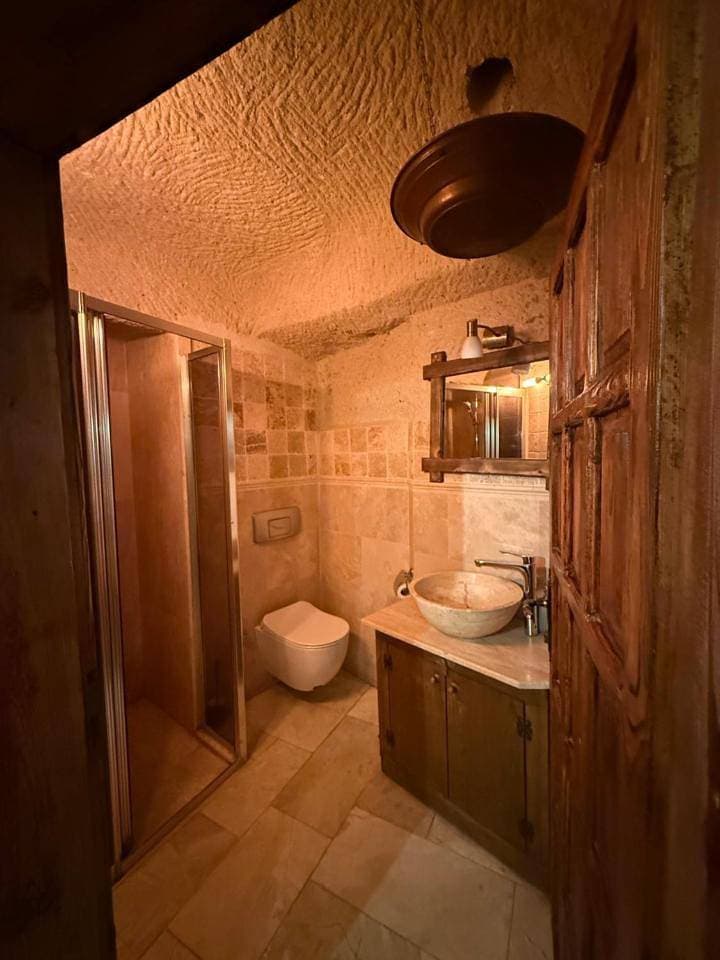 Foto 7 von 11: Panaromic Cave Room