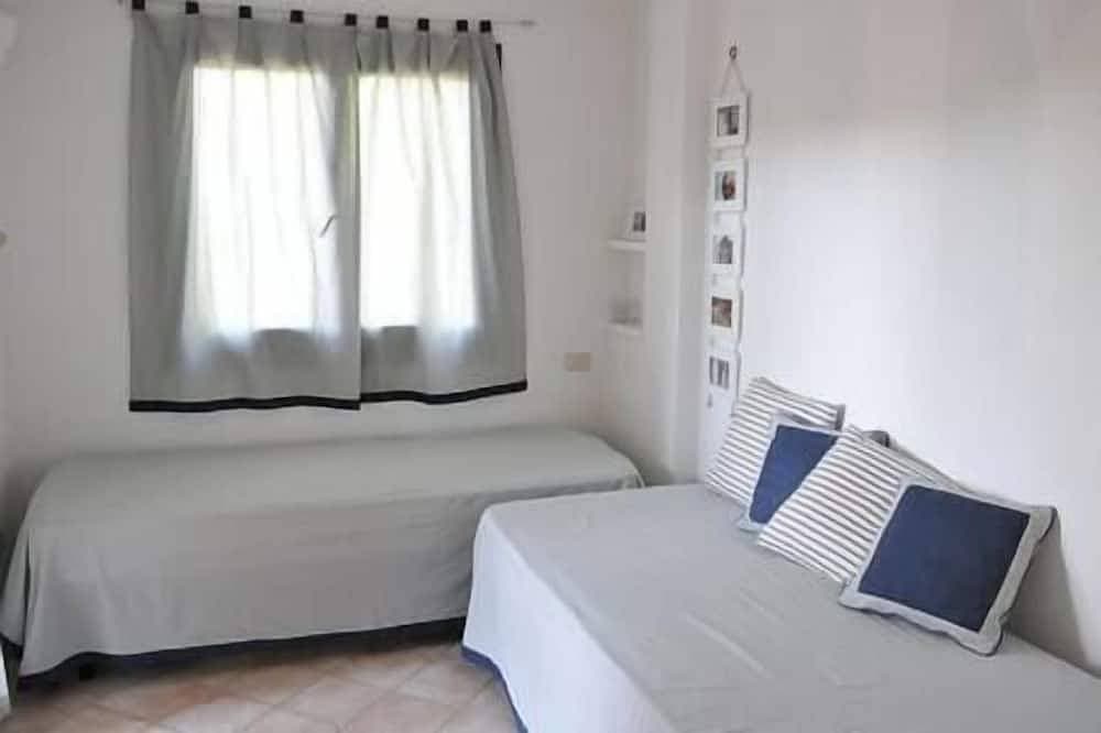 Foto 4 von 24: Schöne Villa mit Garten mit Blick auf das Maddalena-Archipel