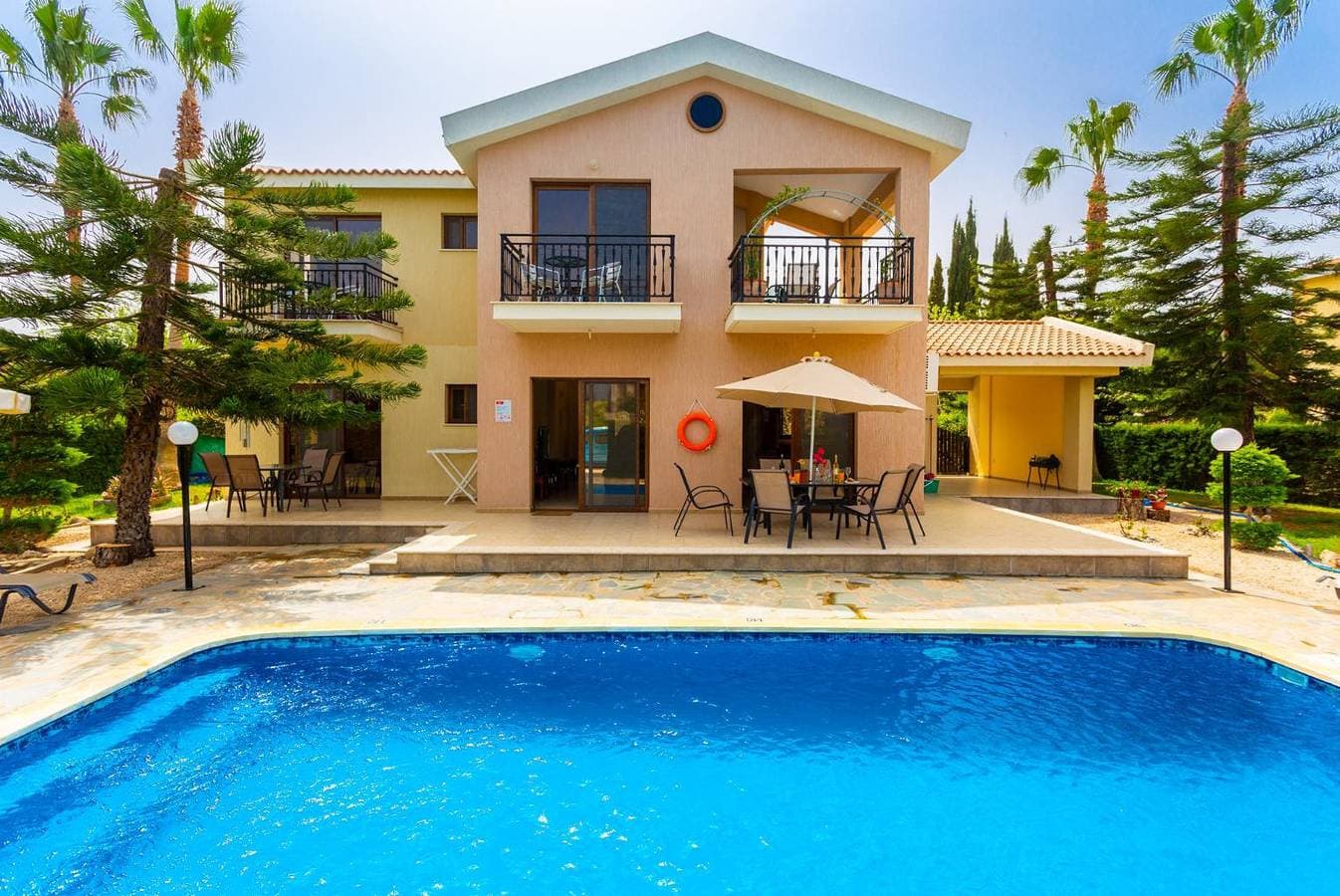 Foto 5 von 36: Villa für 9 Personen mit Terrasse