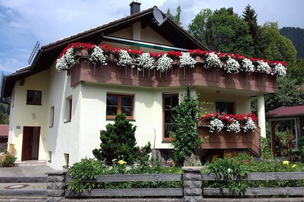 Foto 11 von 28: Ferienwohnung in herrlicher Lage mit großer Terrasse und schönem Bergblick