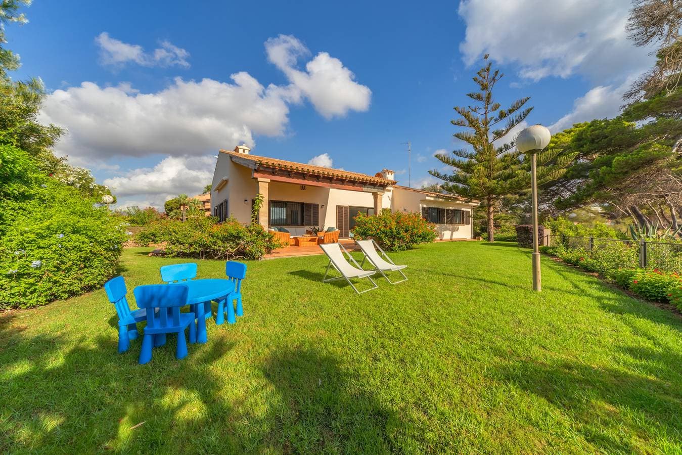 Foto 3 von 27: Villa Es Pinaro - Beach Front by PriorityVillas