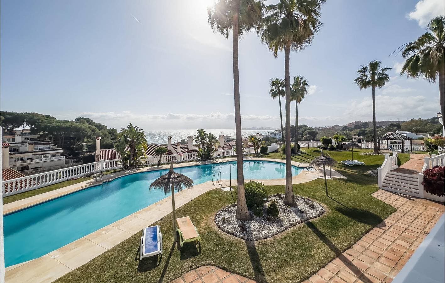 Apartment mit Meerblick, Pool und Parkplatz 1