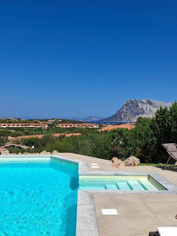 Villa Capo Coda Cavallo Baia Salinedda 1