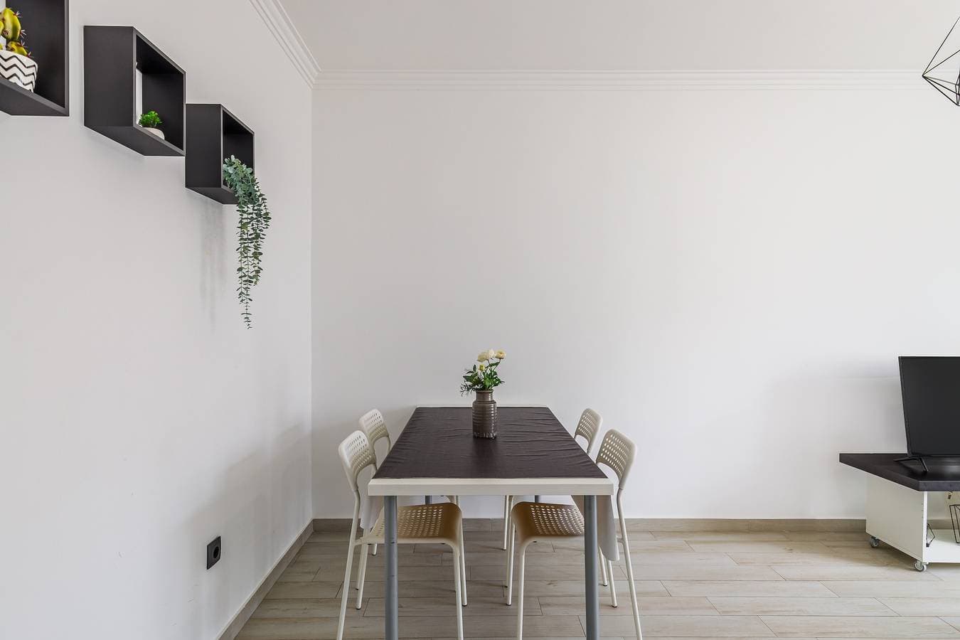 Foto 4 von 19: Ferienwohnung "Sleeptubal Moderne Unterkunft" mit Balkon & WLAN