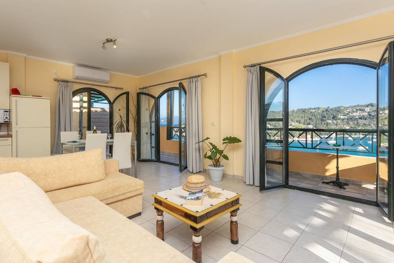 Foto 13 von 28: Villa für 4 Personen mit Meerblick